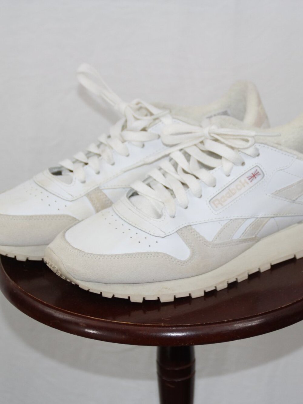 Reebok CLASSIC White Sneaker Running Active The Athlete's Shoe Women's 8 Lace Up
